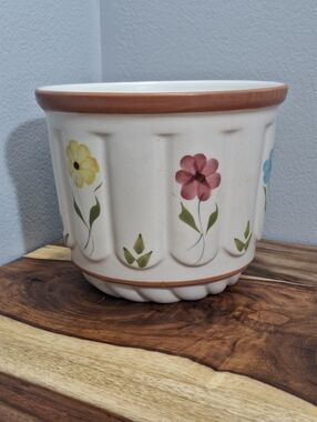 Vintage Handpainted Ribbed Ceramic Spring Flower/Planter Pot Portugal 5" Garden